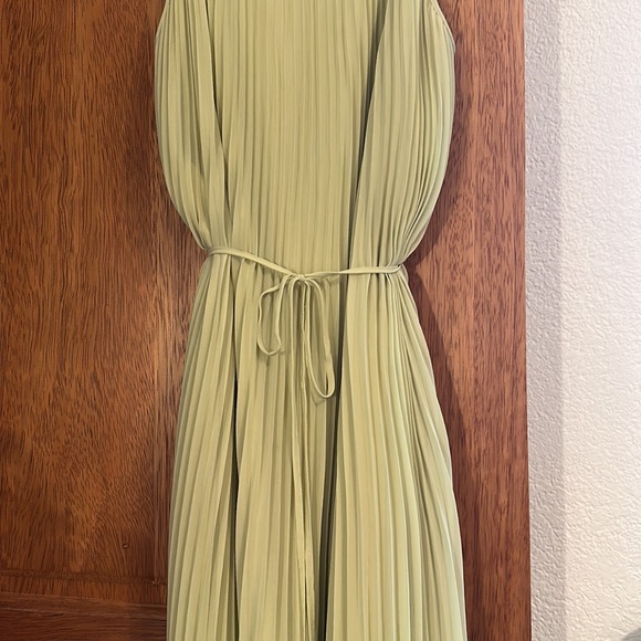 Pleated Midi Dress- Light Yellowy/Green - Picture 4 of 4